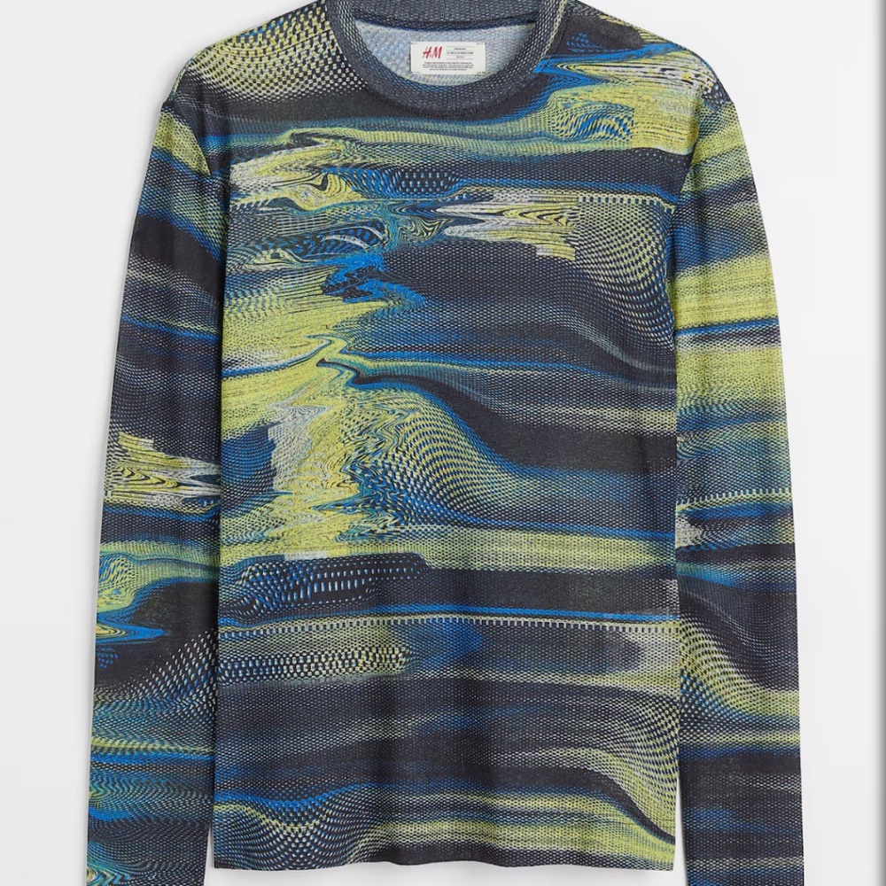 H&M Long Sleeved top. NWT. Retail 59.95‎